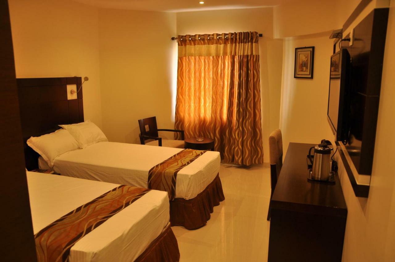 Krishna Residency Hotel Vijayawāda Exterior foto
